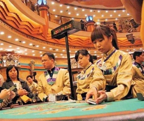 澳門天天開彩大全免費(fèi)，揭示背后的違法犯罪問題